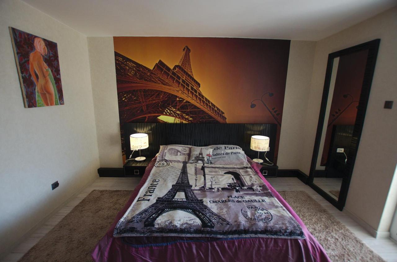 5 Apartshotel Faleza Galati Exterior photo
