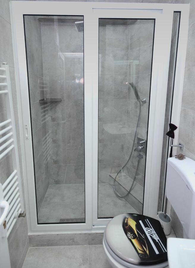 5 Apartshotel Faleza Galati Exterior photo